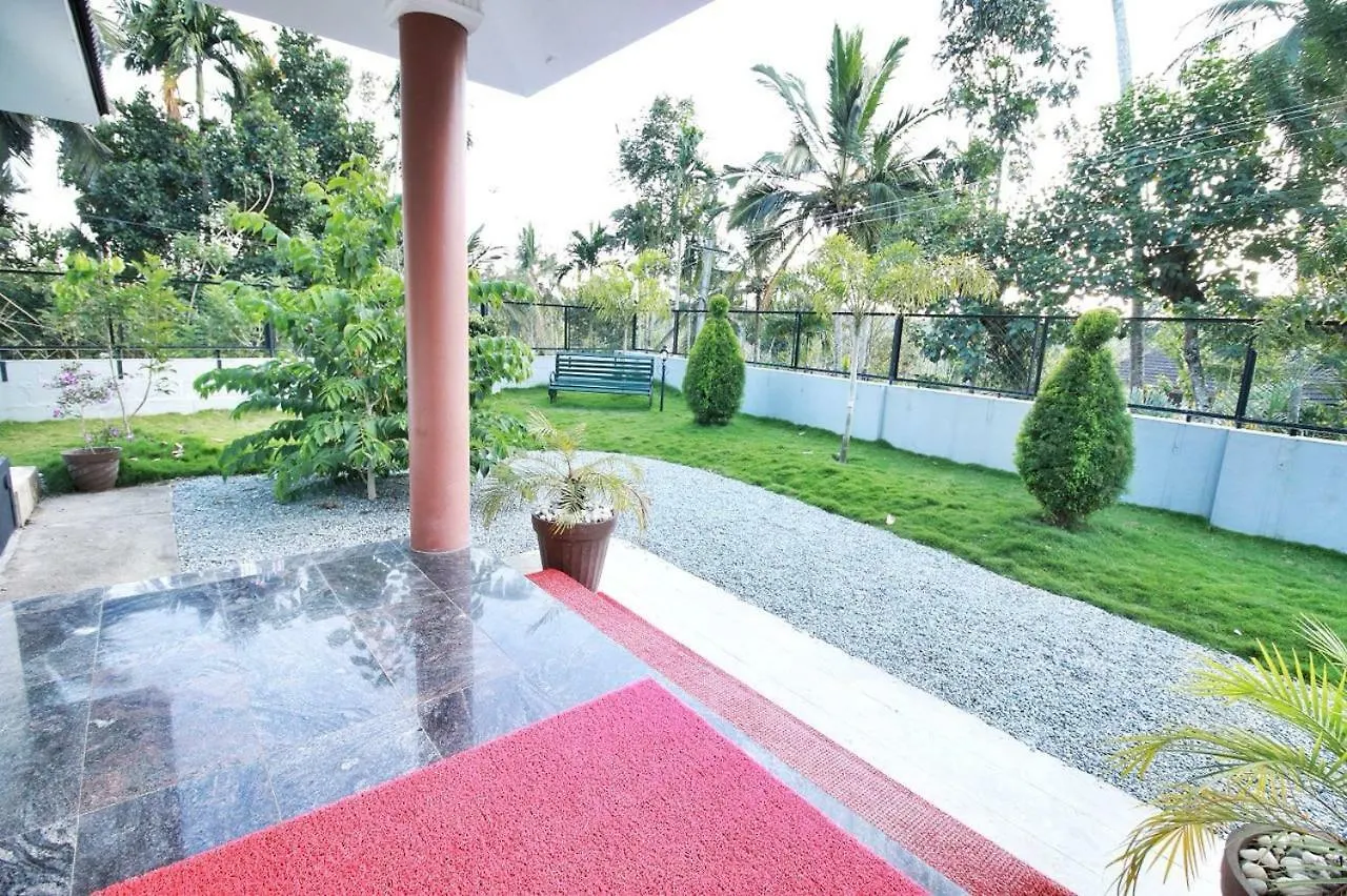 Three Roots Holiday Home Resort Sultan Bathery